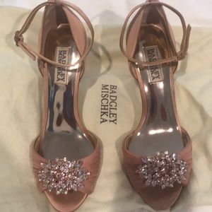 Baffled Mischa champagne heels size 7
